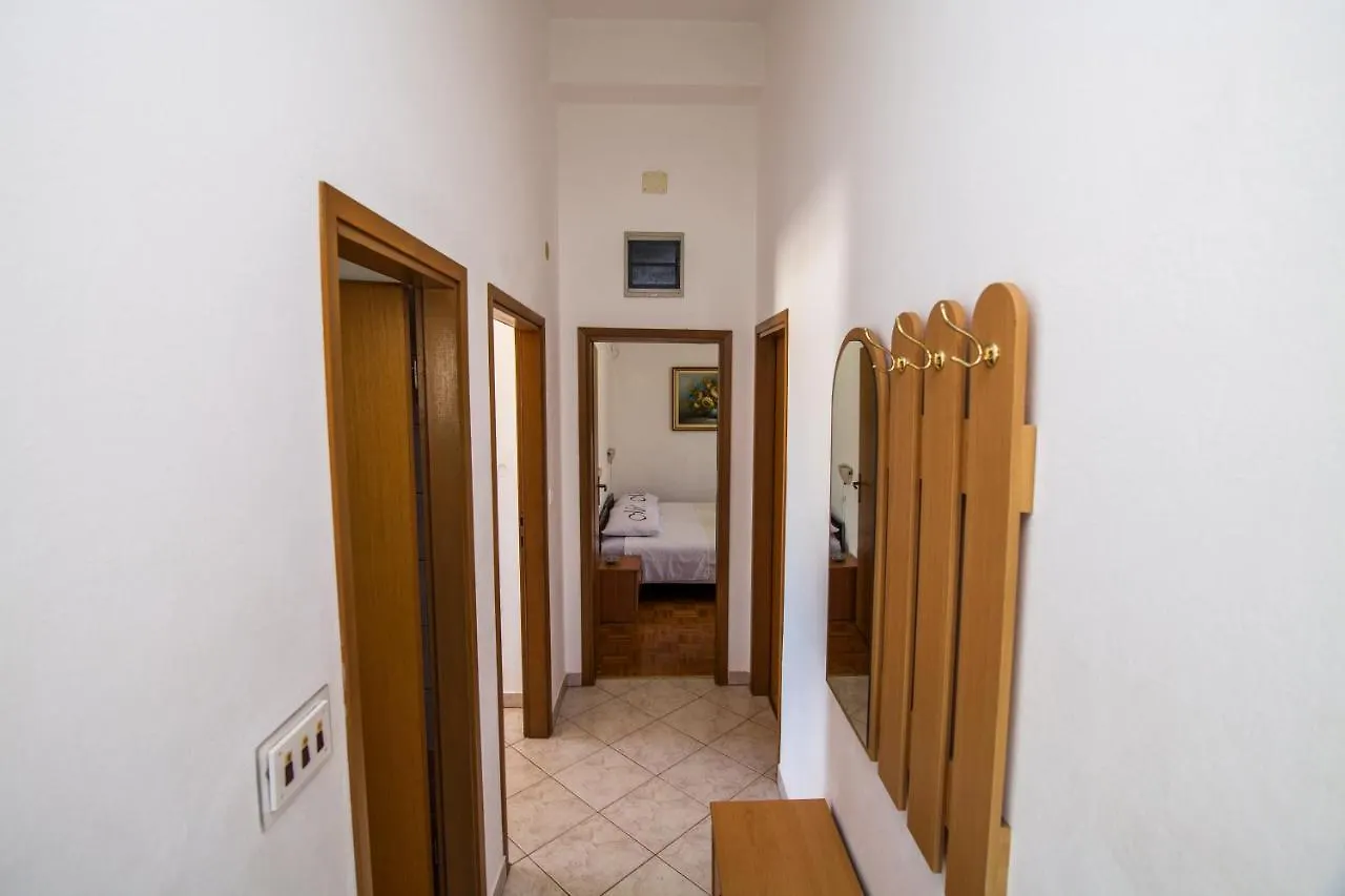 Apartment Ferienwohnung Apartman Kristina Banjole Kroatien