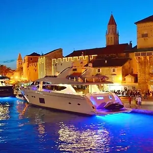 Silvana Apartment Trogir